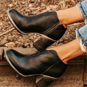 Freebird by Steven Darius Black Boots sz 7